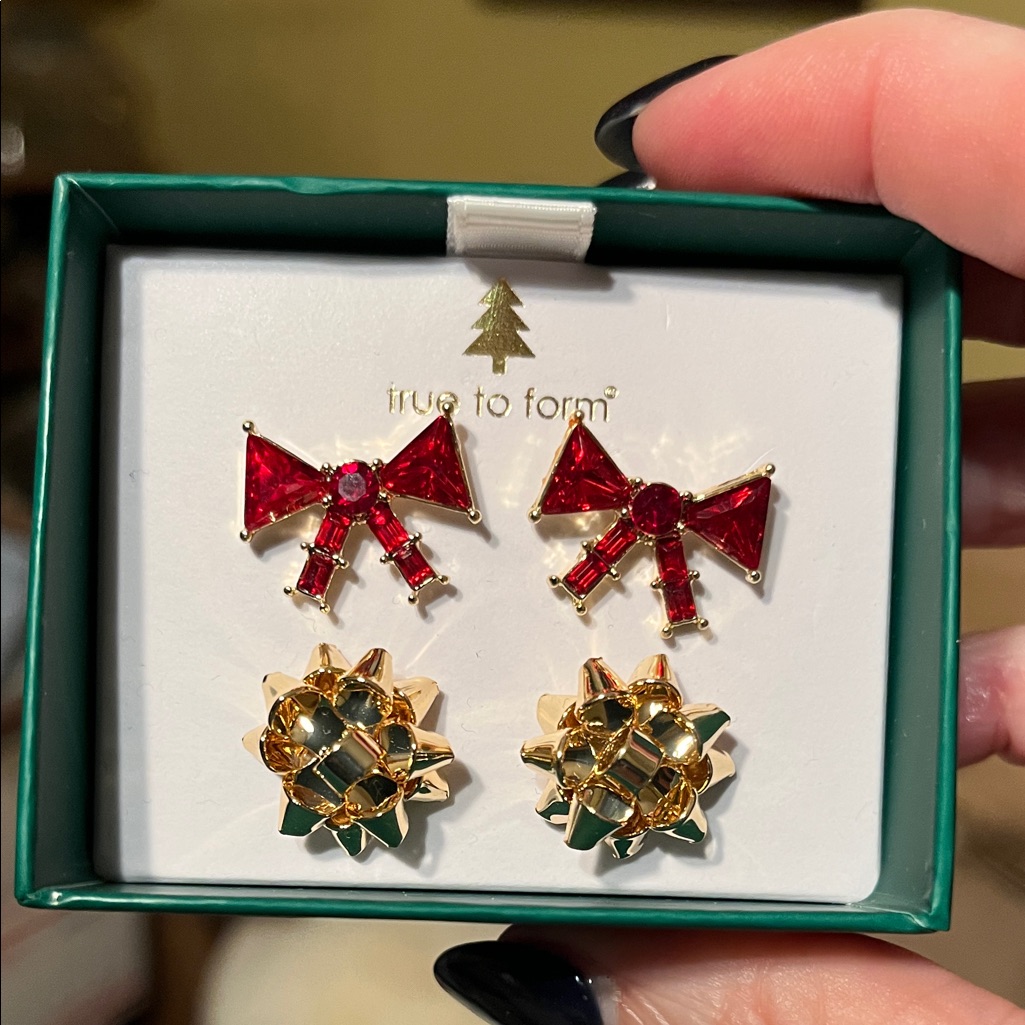 Nib True To Form Red And Gold Bow Earrings Set 28$